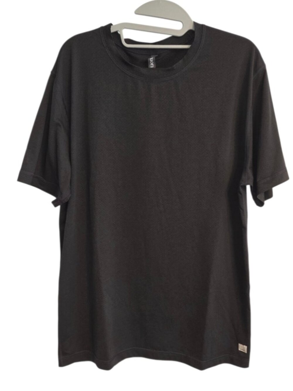 Vuori Strato Tech Tee Tshirt Athleisure Athletic Wear Workout Sports Preppy L